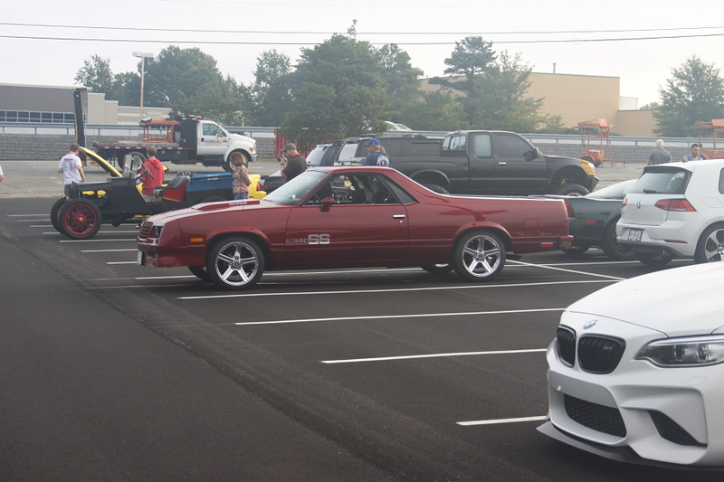 Last year of the El Camino. There was also a GMC Caballero there.